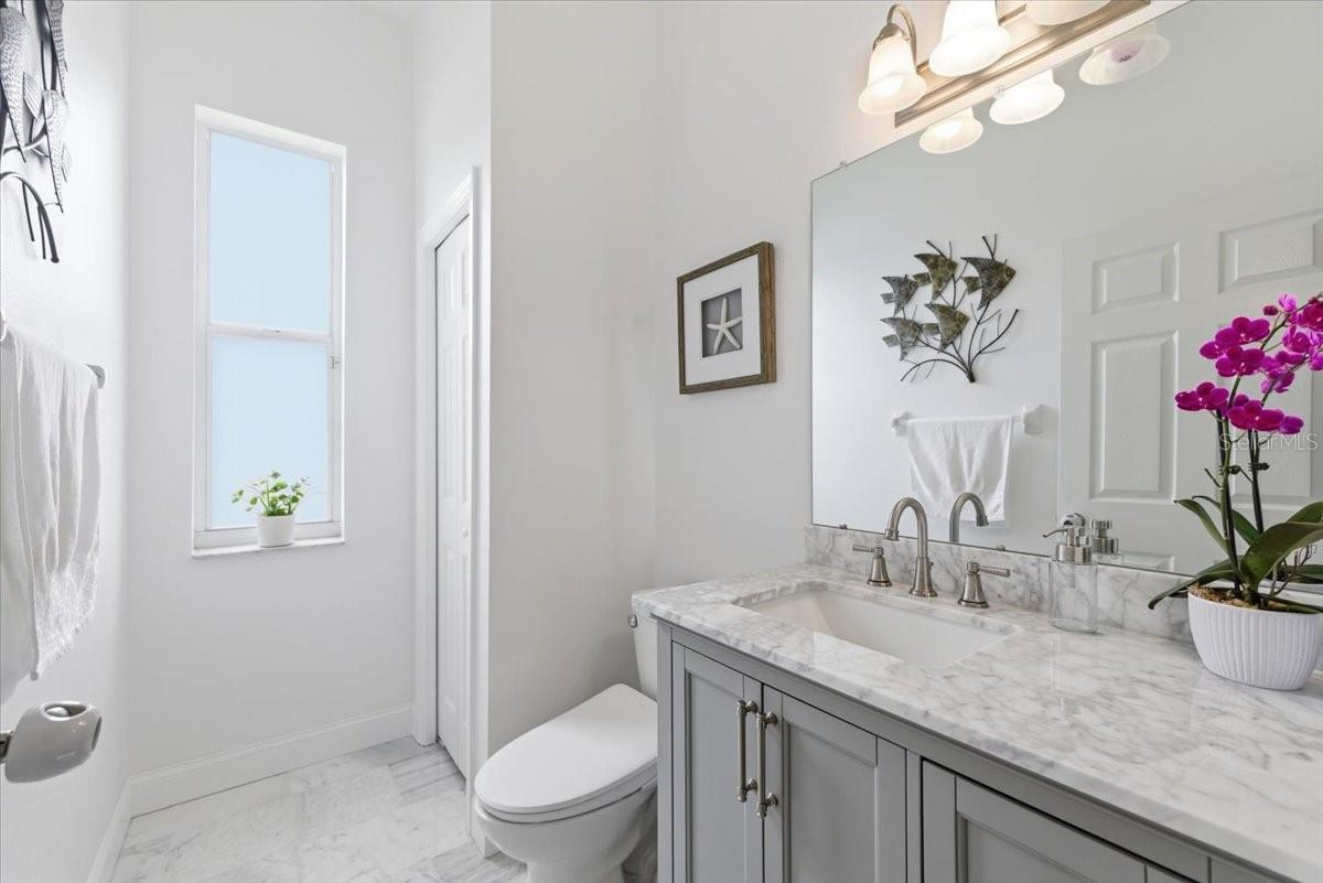 1/2 Bath