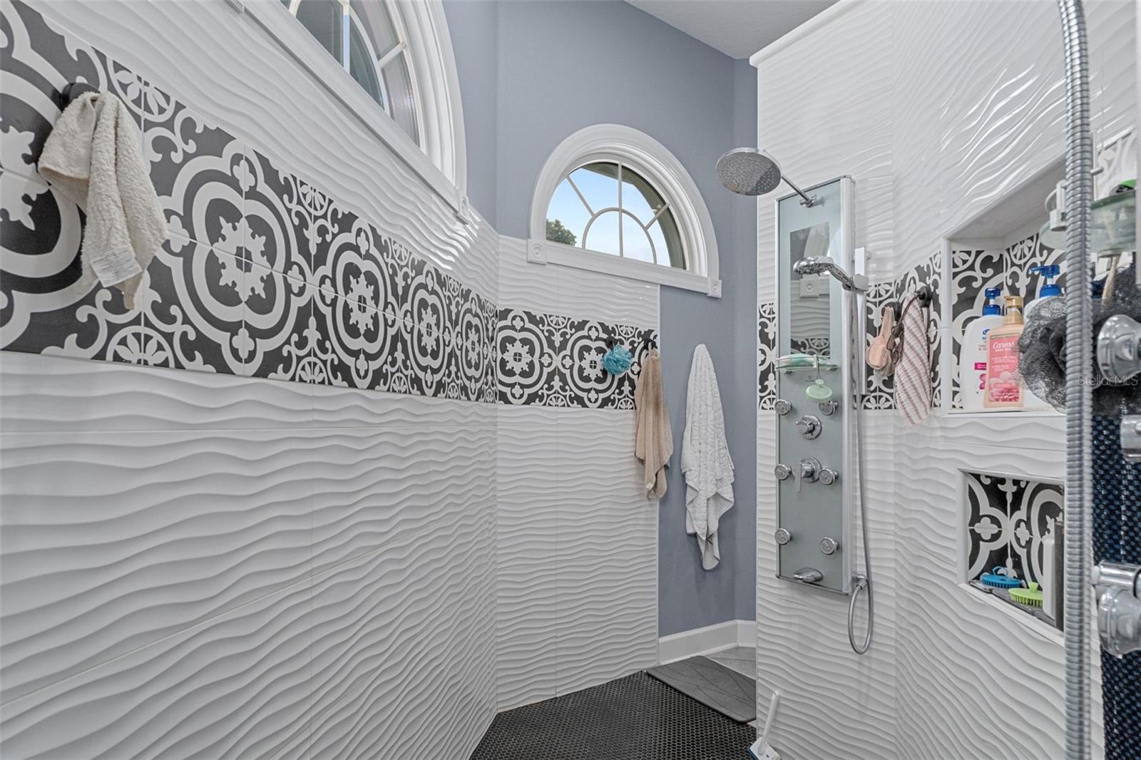 Impressive walk through shower
