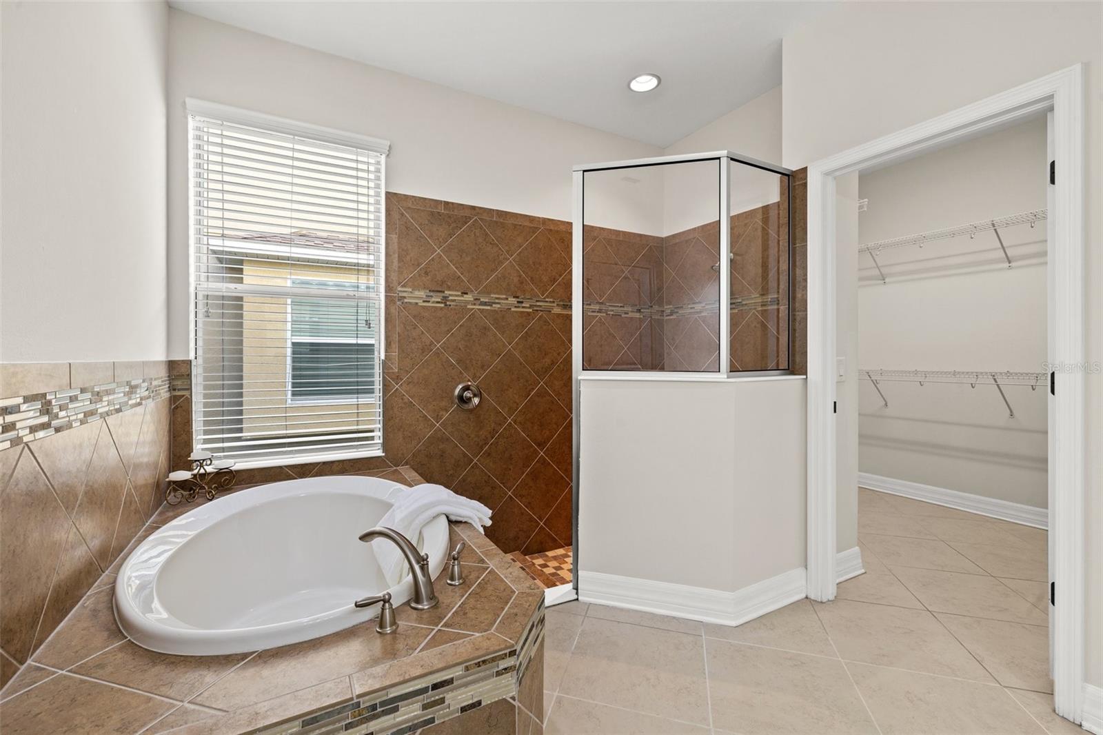 Primary En-Suite Bath
