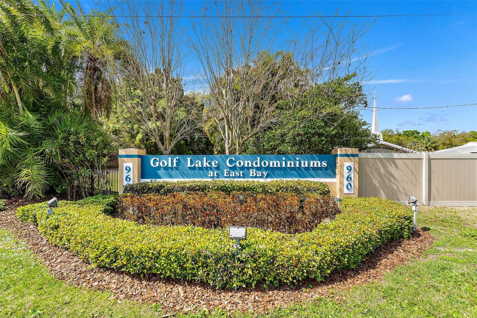 Entrance to the serene grounds of Golf Lake
