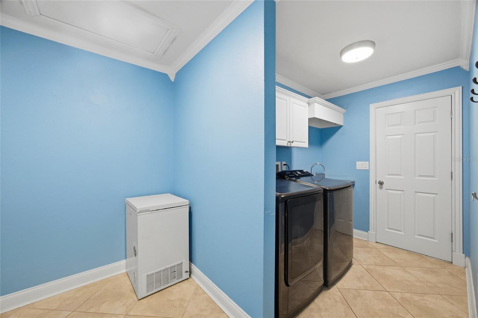 Storage space/Laundry Room