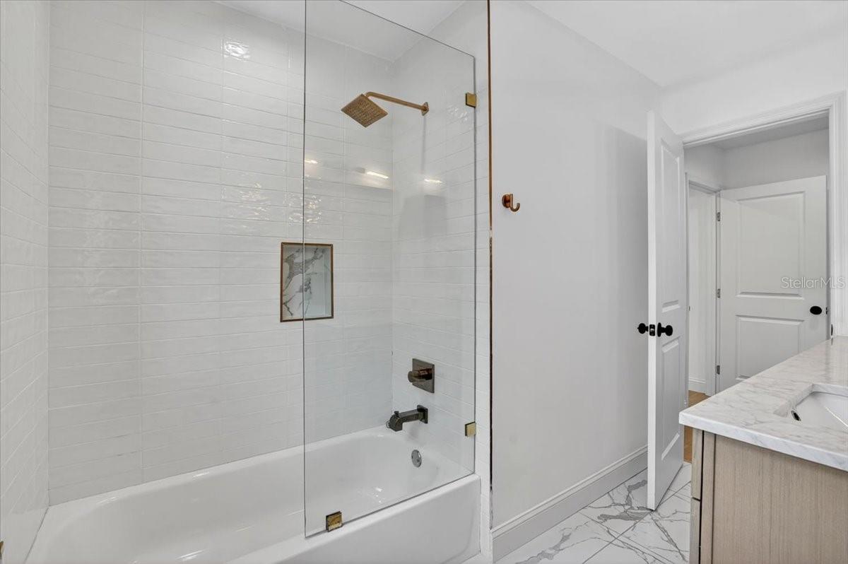Second Bedroom shower