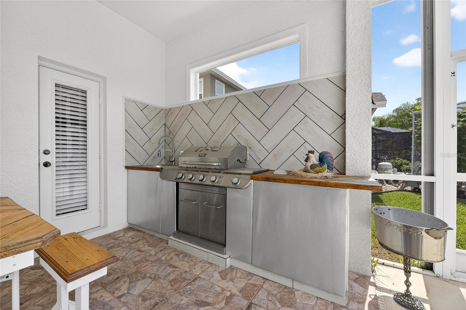 Outdoor Kitchen