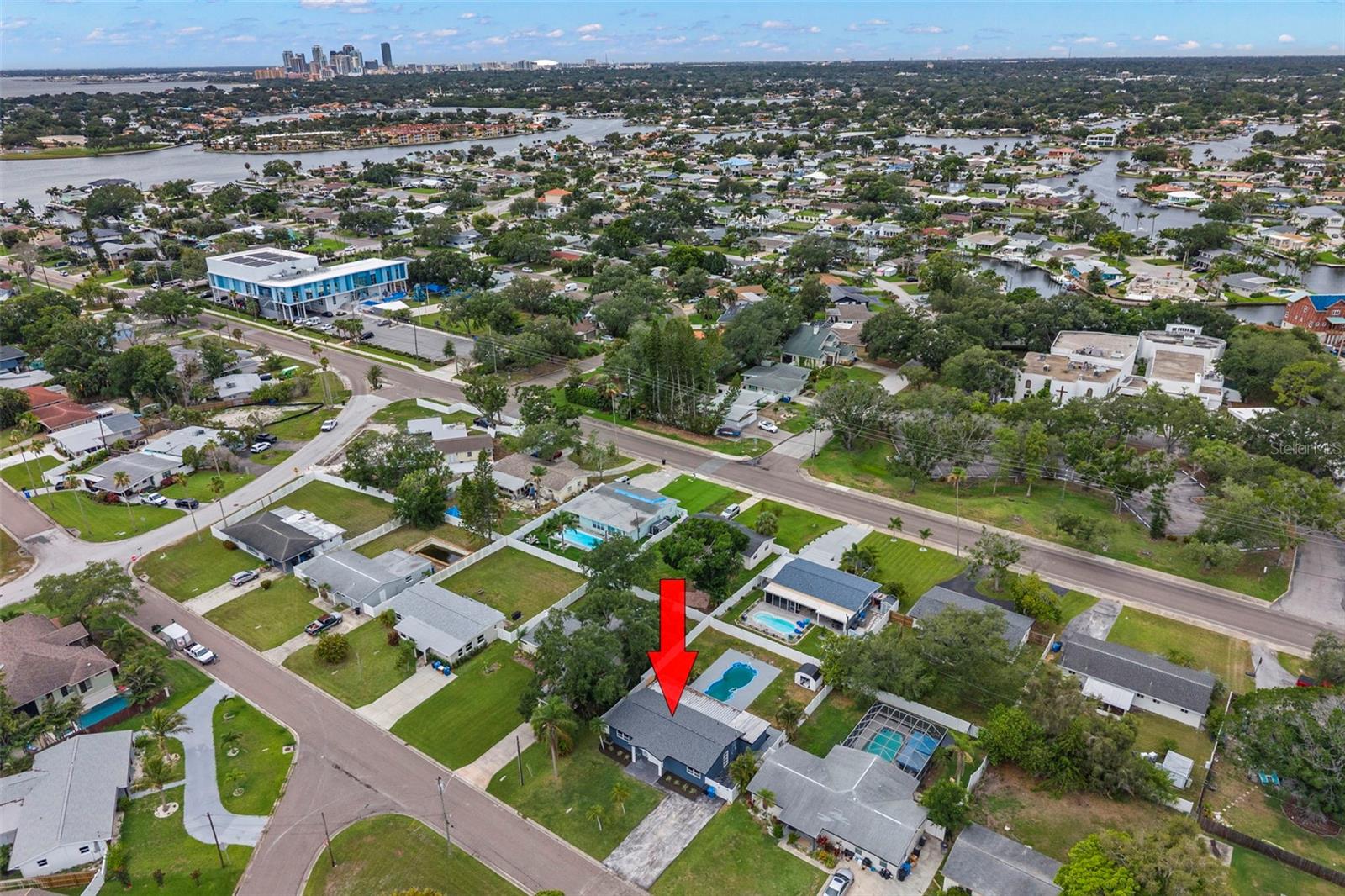 Located in close proximity to Downtown St. Petersburg!