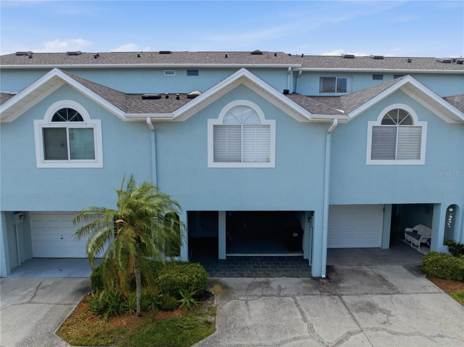 TB8512290