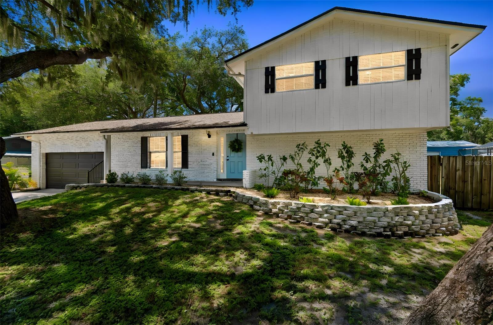 TB8512303