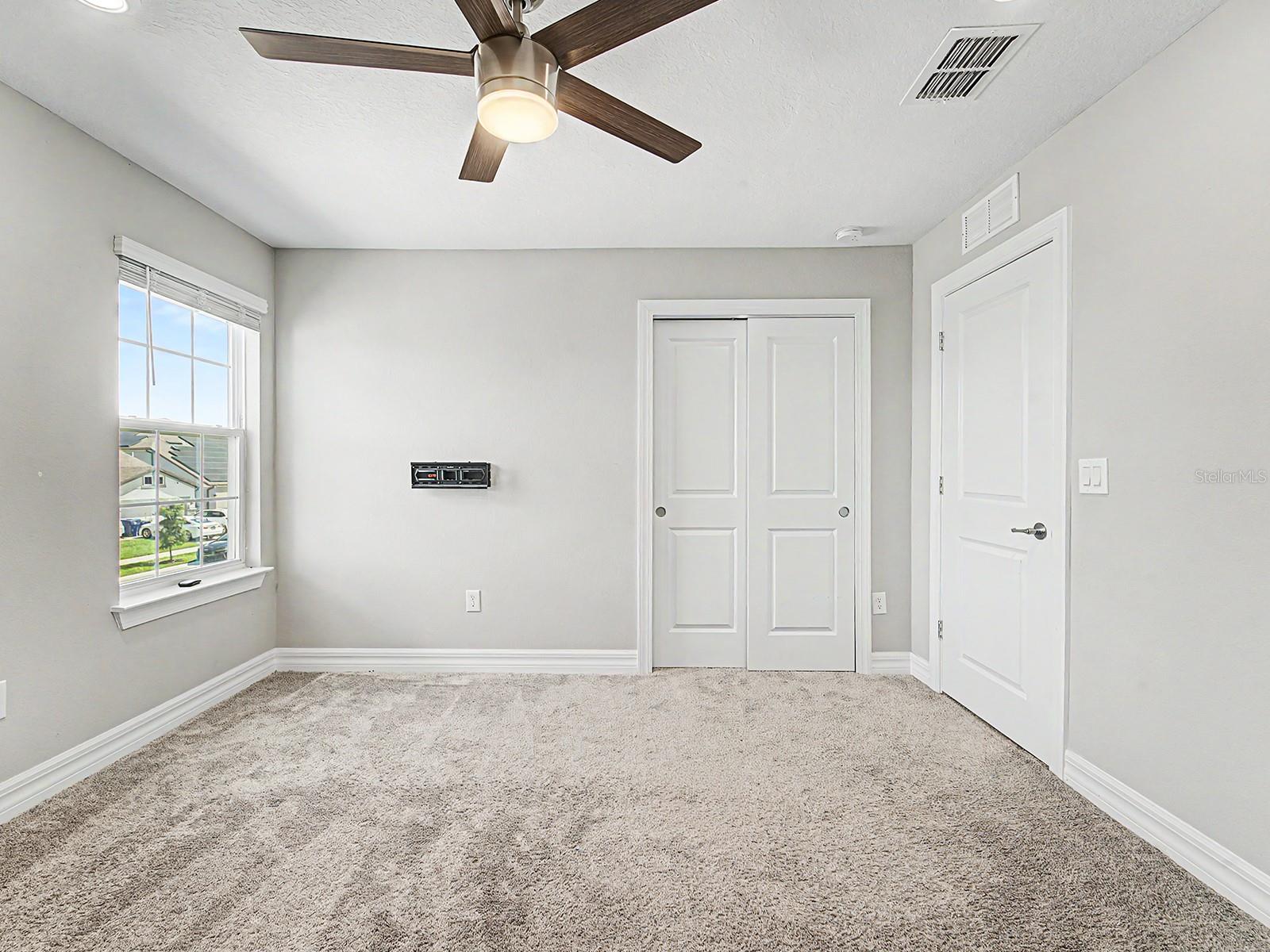 TB8512326
