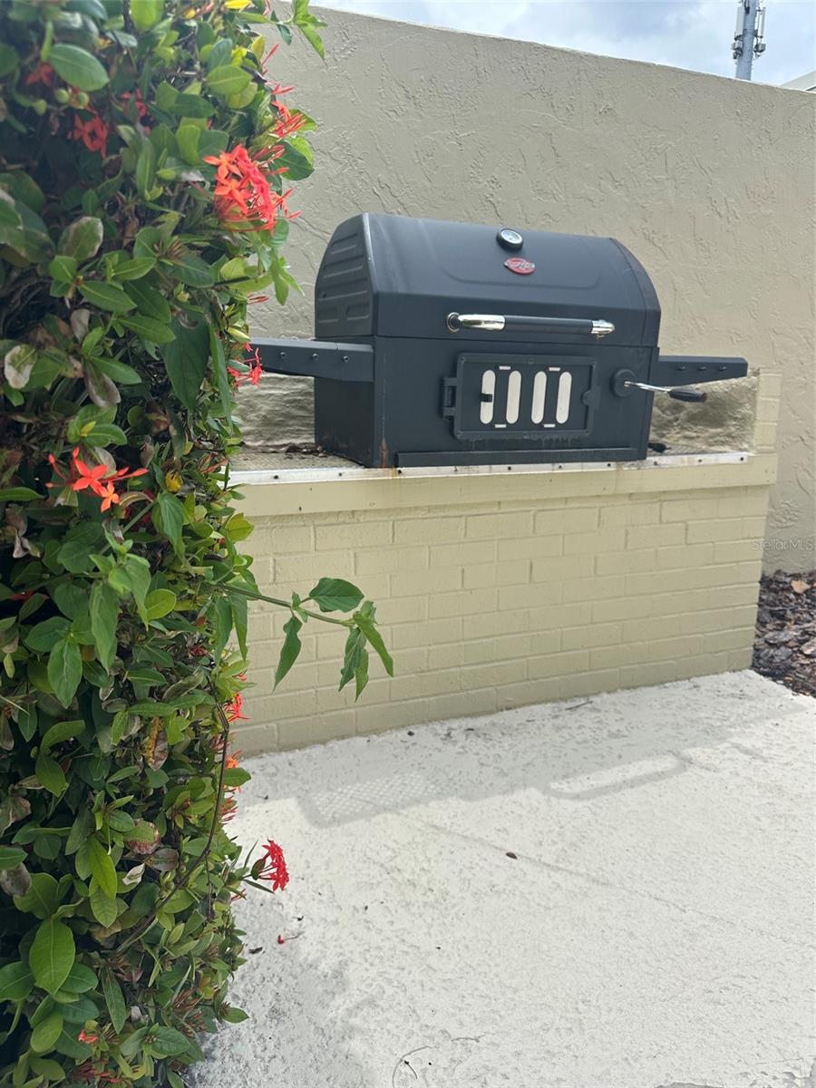 Community grill