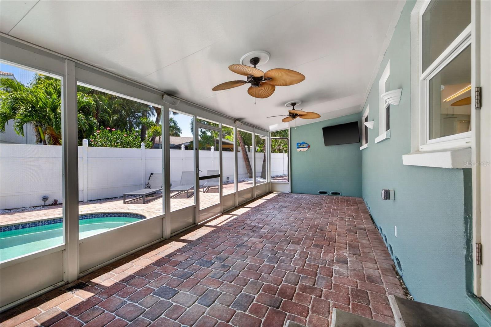 Screened lanai and pool