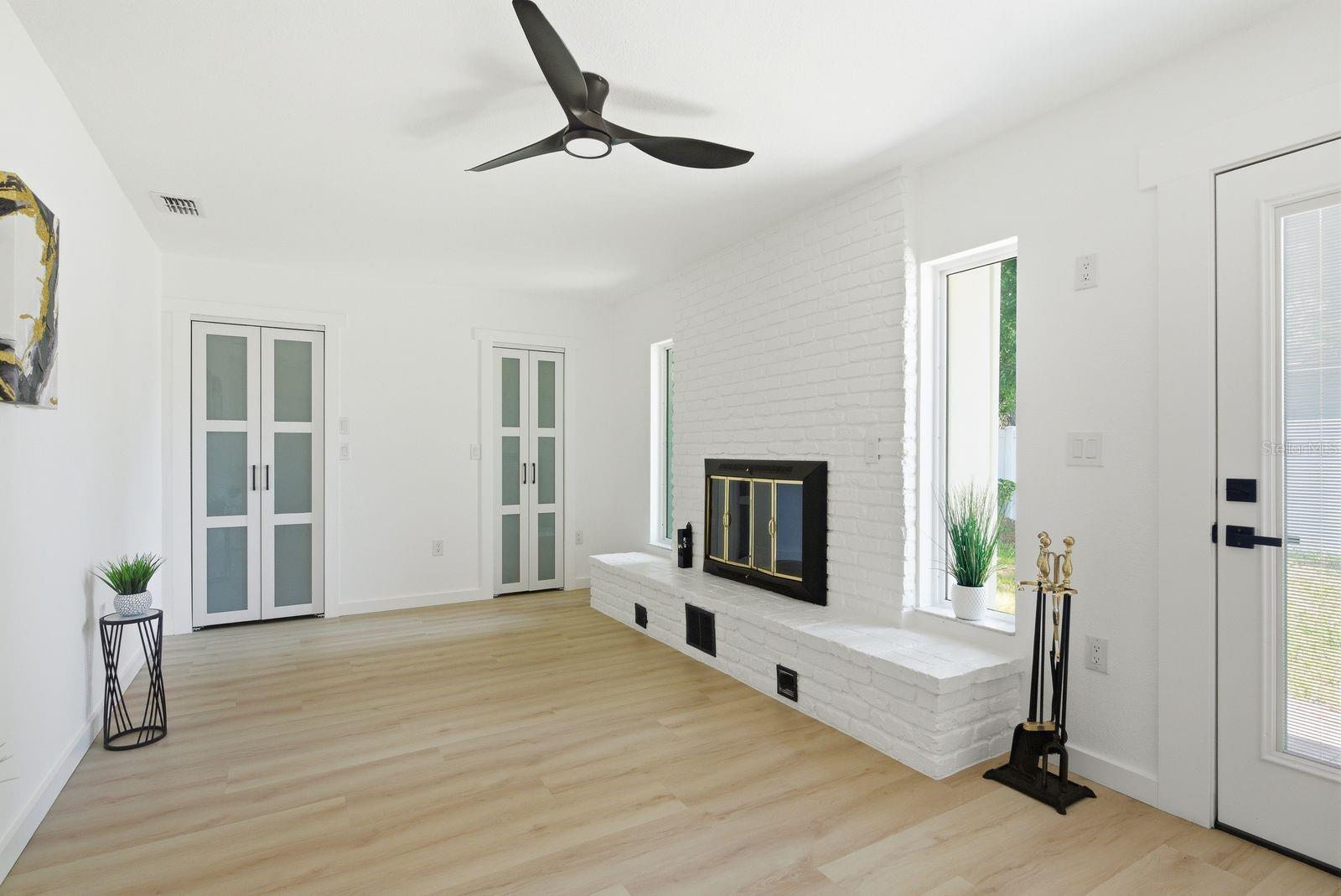 Primary bedroom/Family room