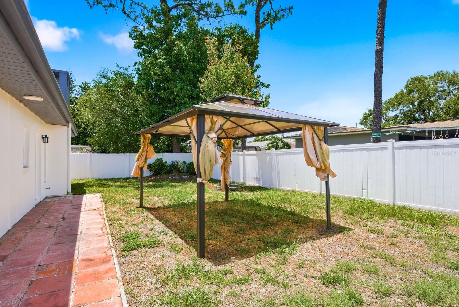 Great area for entertaining.