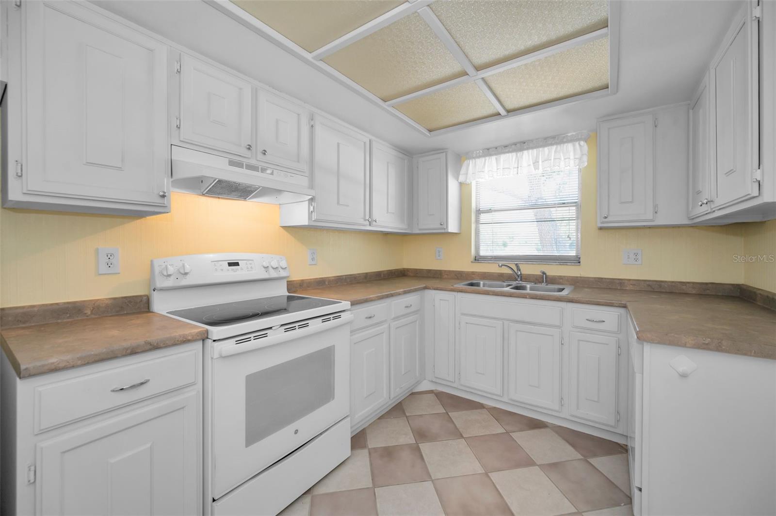 Light and bright kitchen.