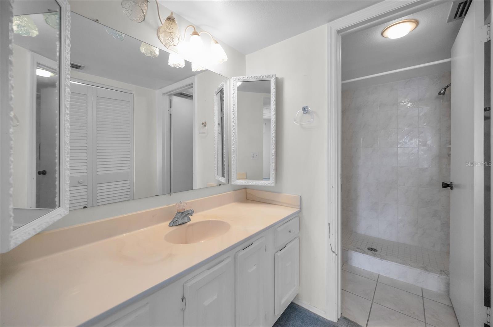 Primary ensuite.