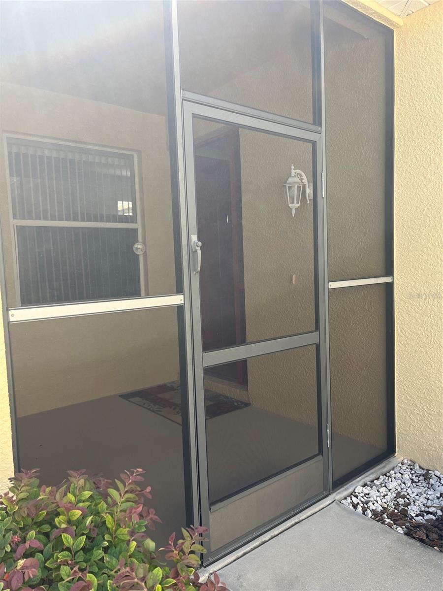 FRONT LANAI