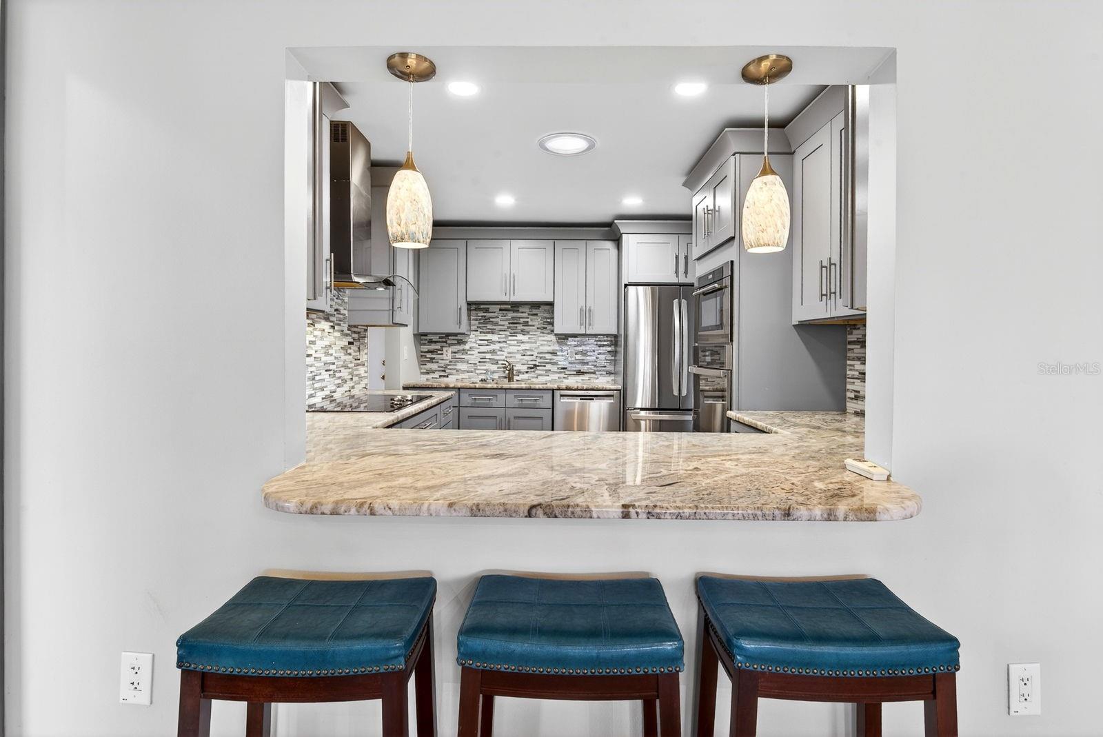 Breakfast Bar with seating