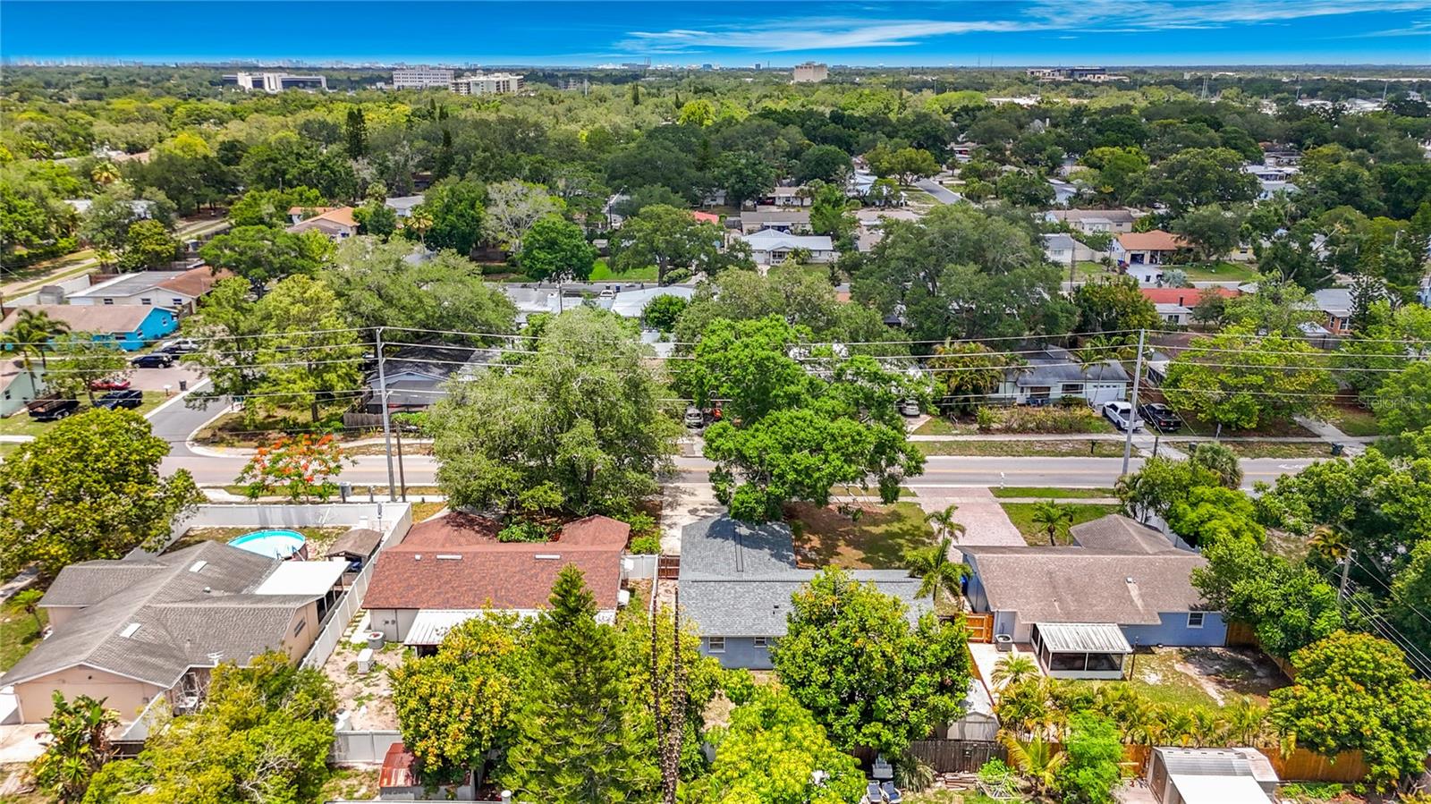 TB8512443