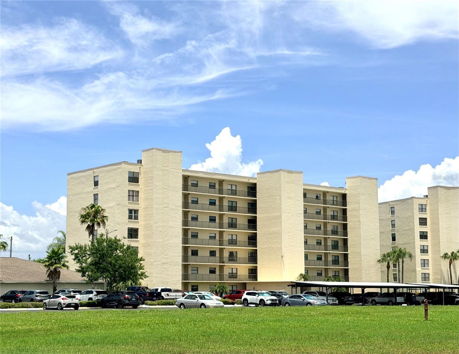 1000 Building
