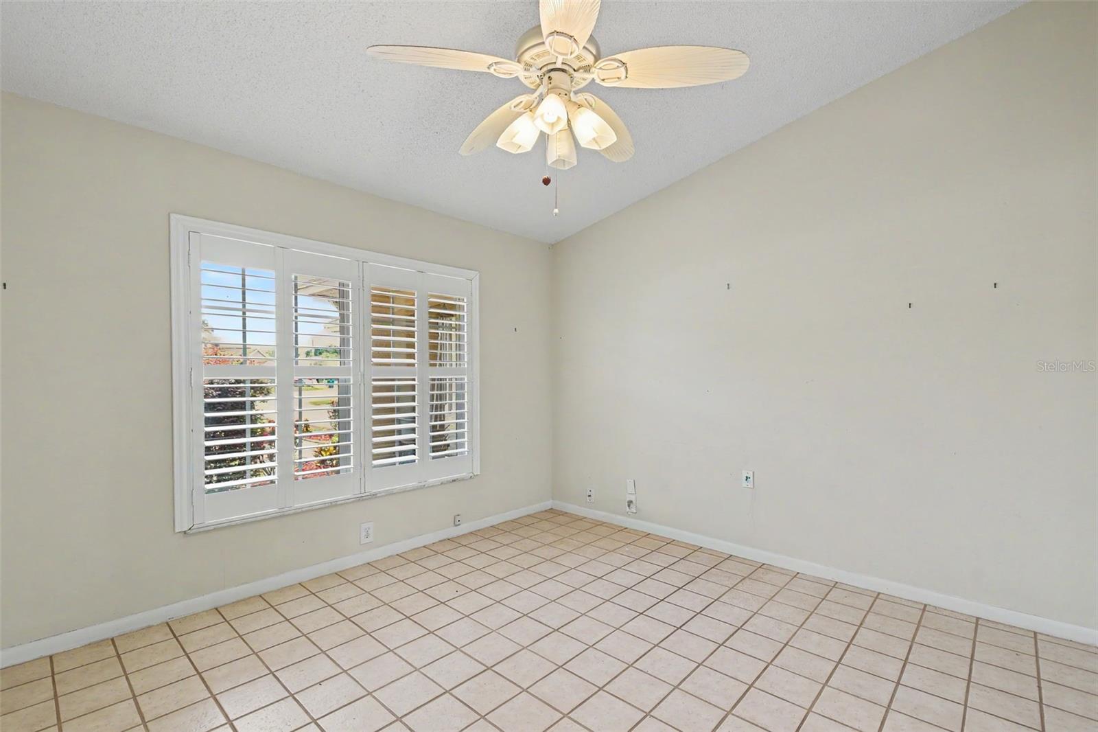 Flex room. Potential 3rd room