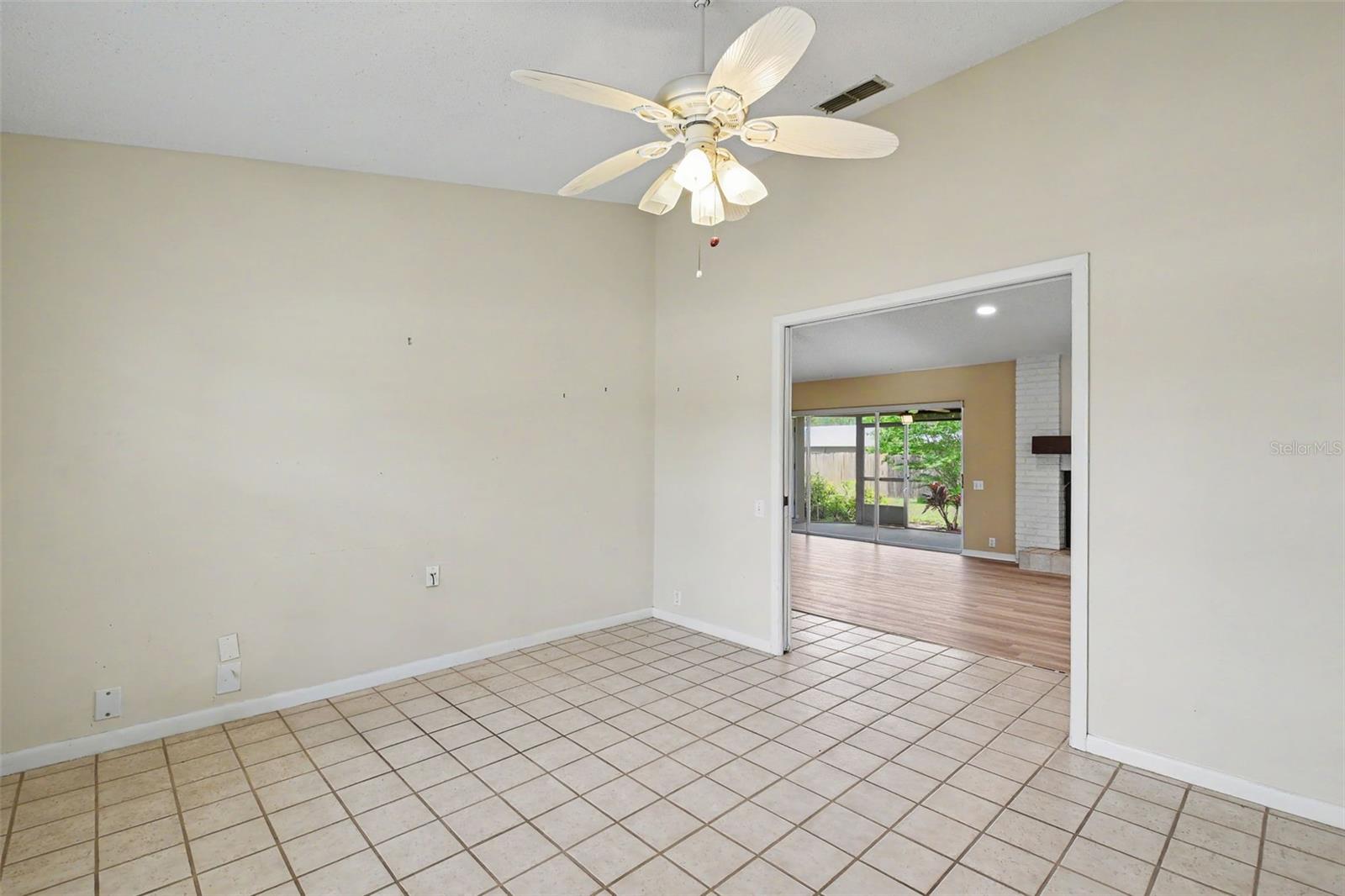 Flex room. Potential 3rd room
