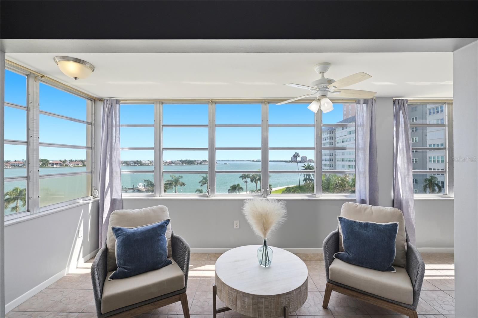 bonus space off the living room , perfect for reading or relaxing