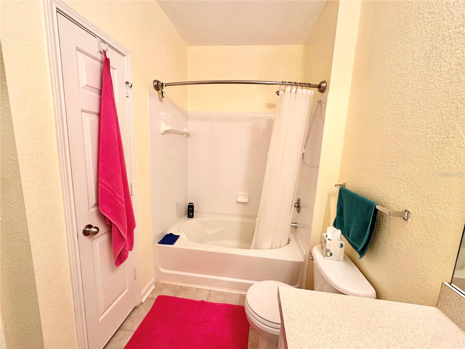 Garden tub.