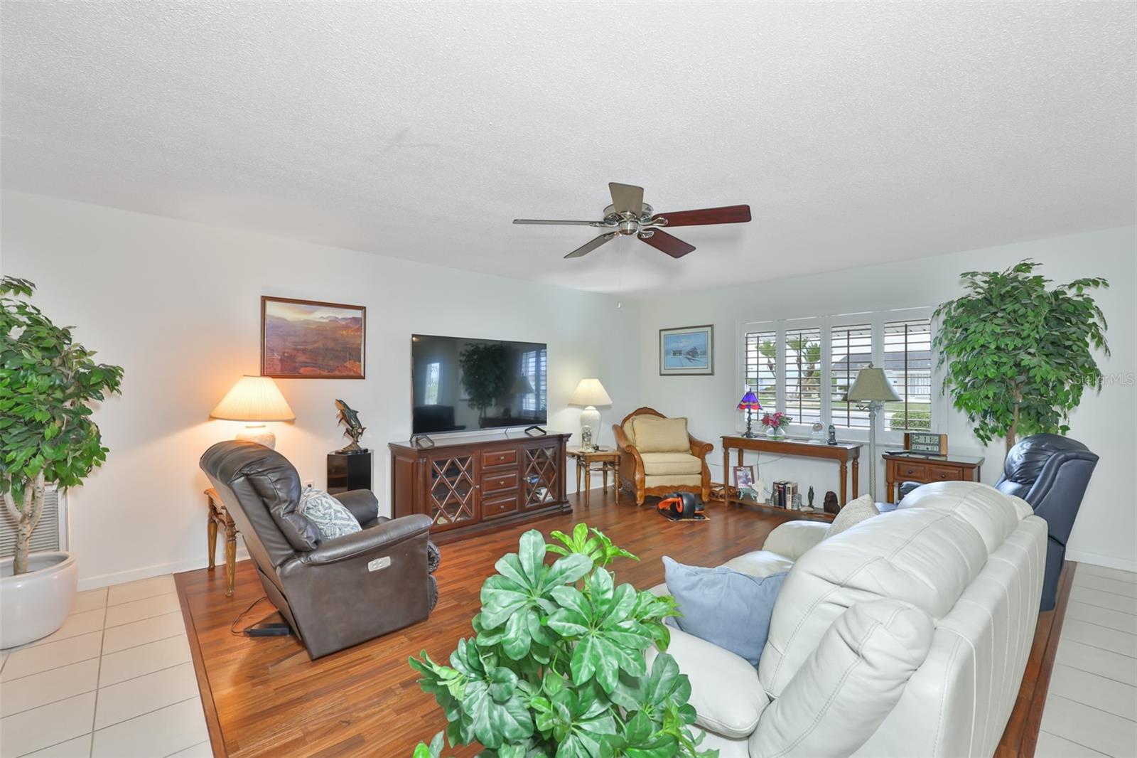 Livingroom, LVT Flooring, Plantation Shutters