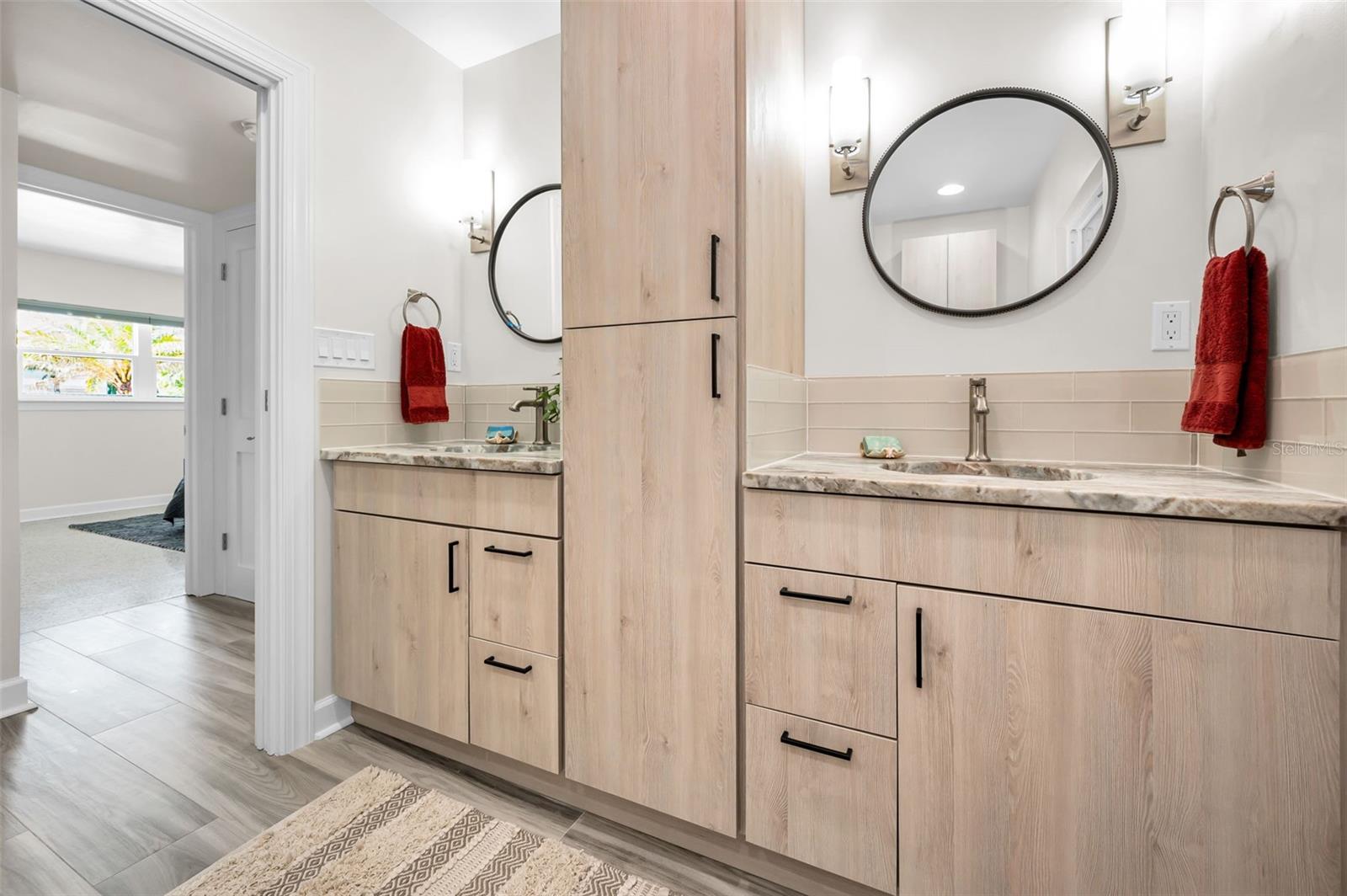 1ST Floor Full Bath