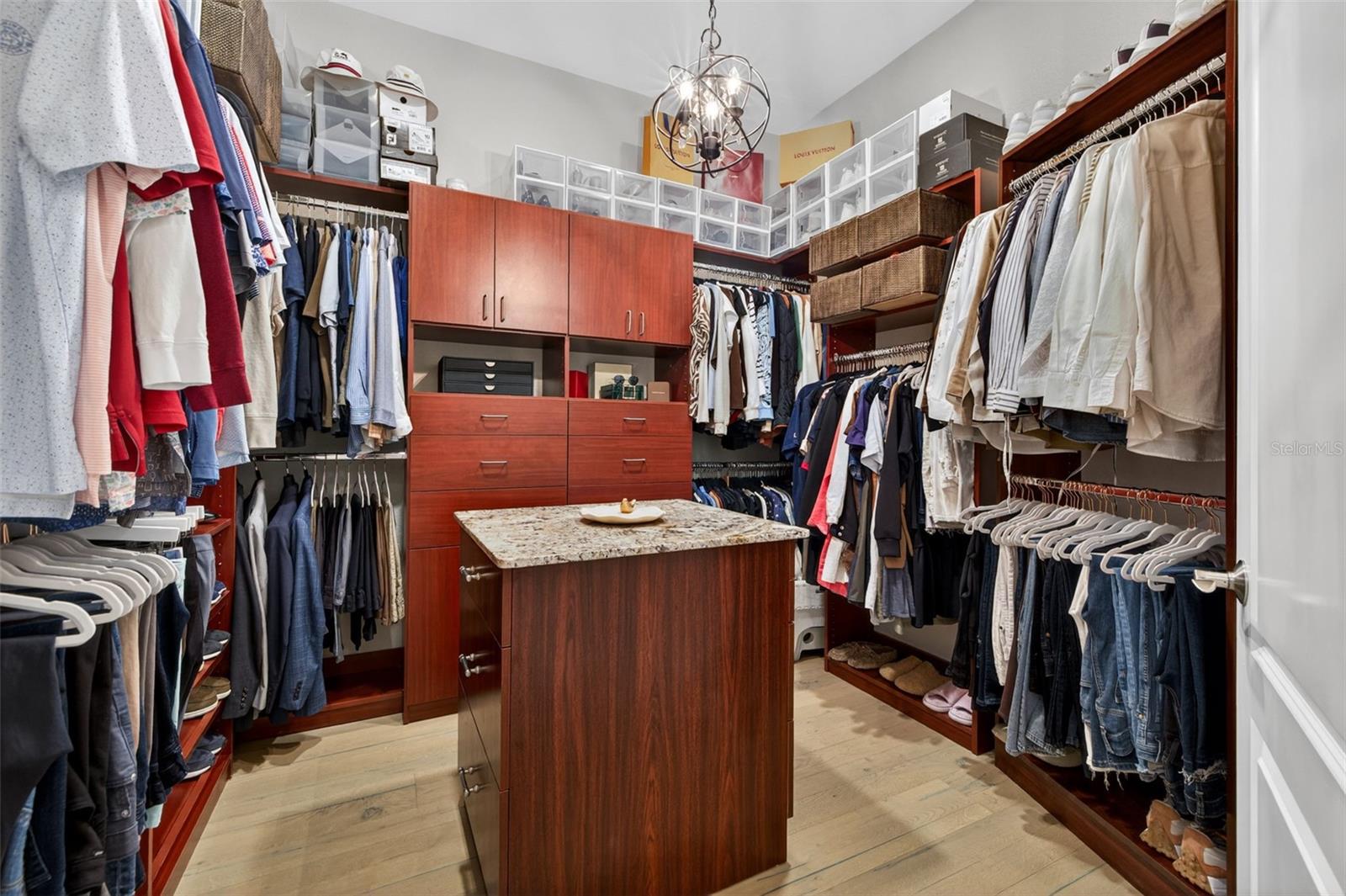 Walk in Closet