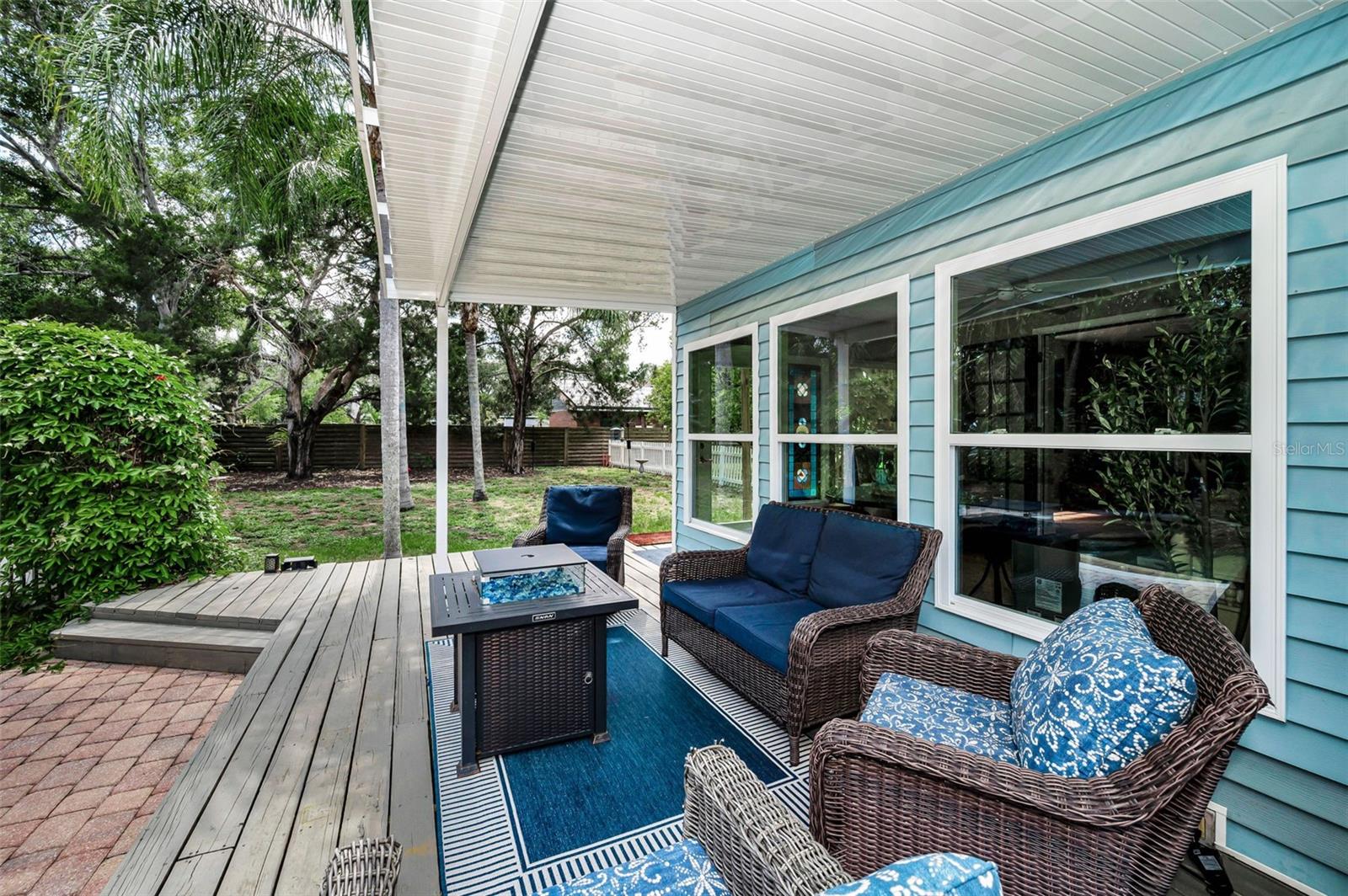outdoor covered lounge area