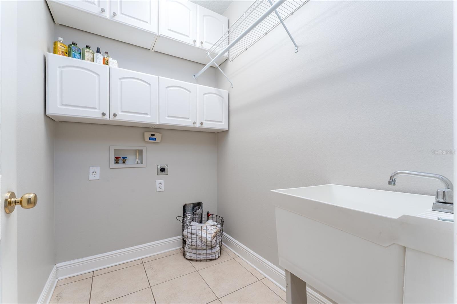 Laundry w Wash Tub Sink