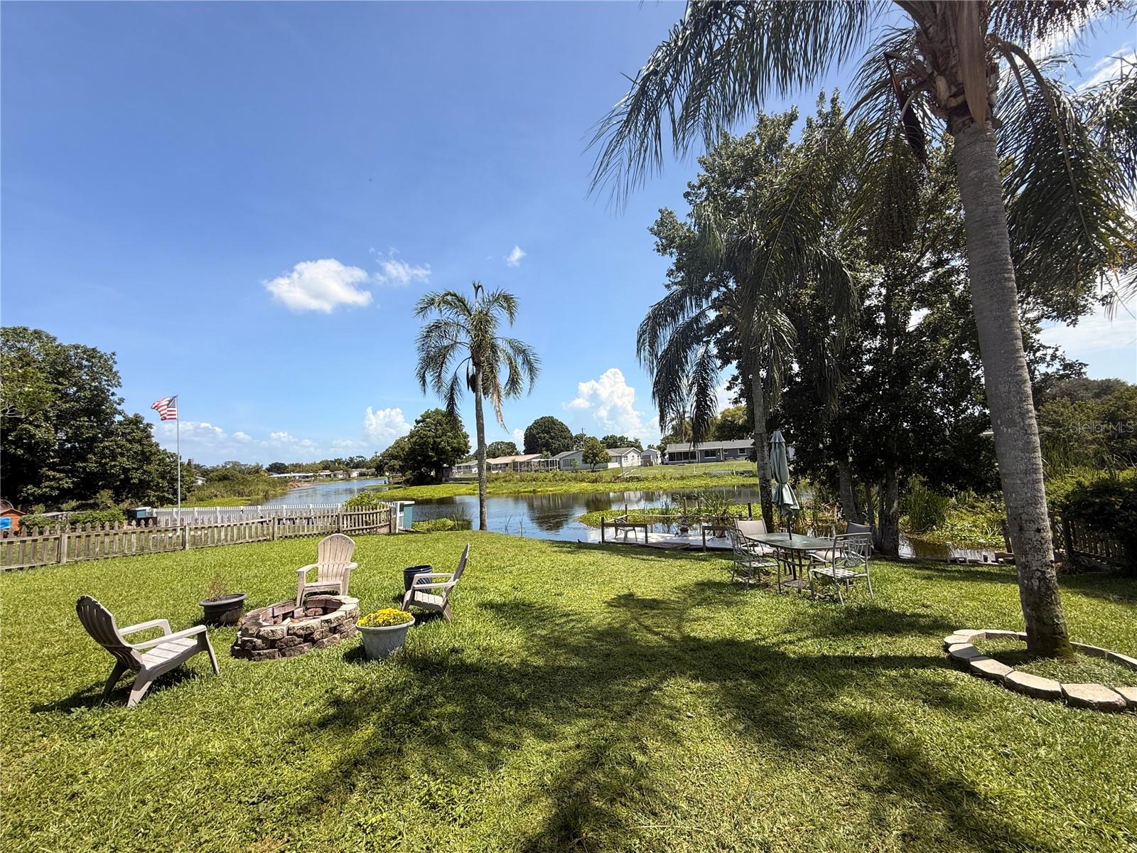 Relax by the firepit No HOA