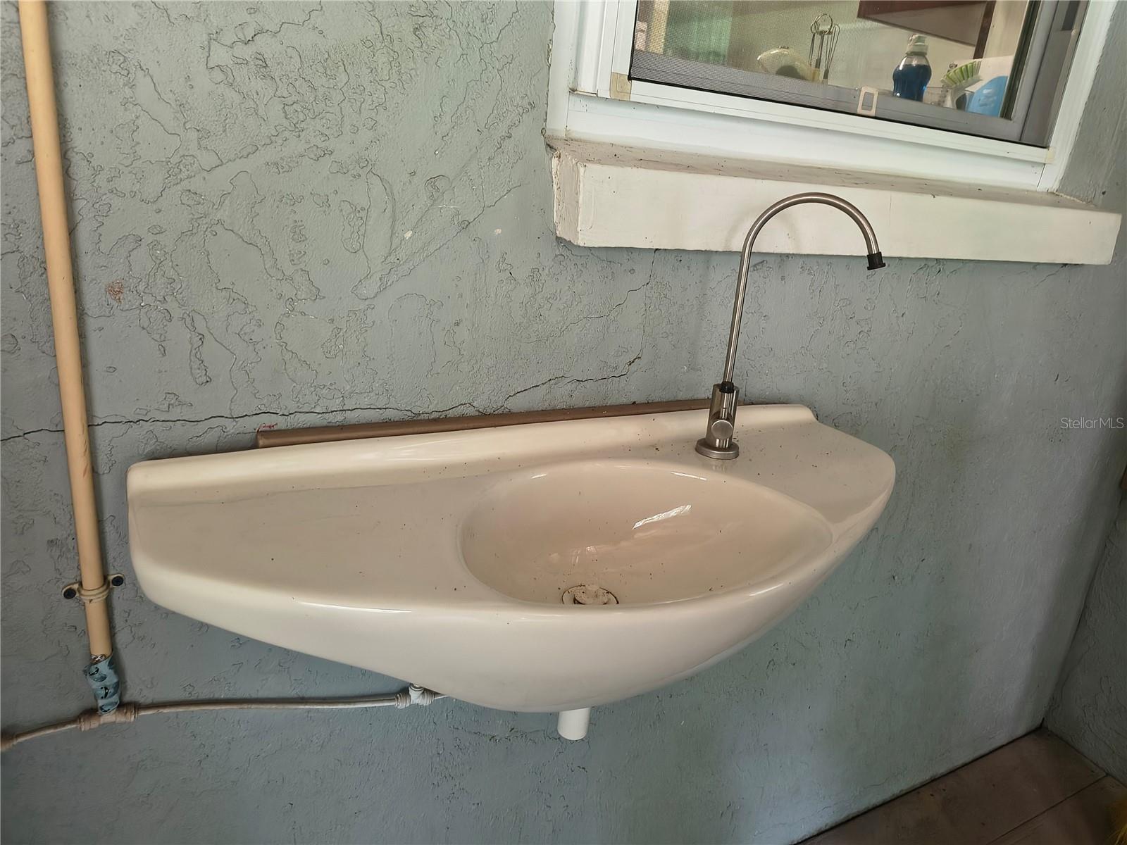 Filtered Water Sink for when you are outside hot and thirsty