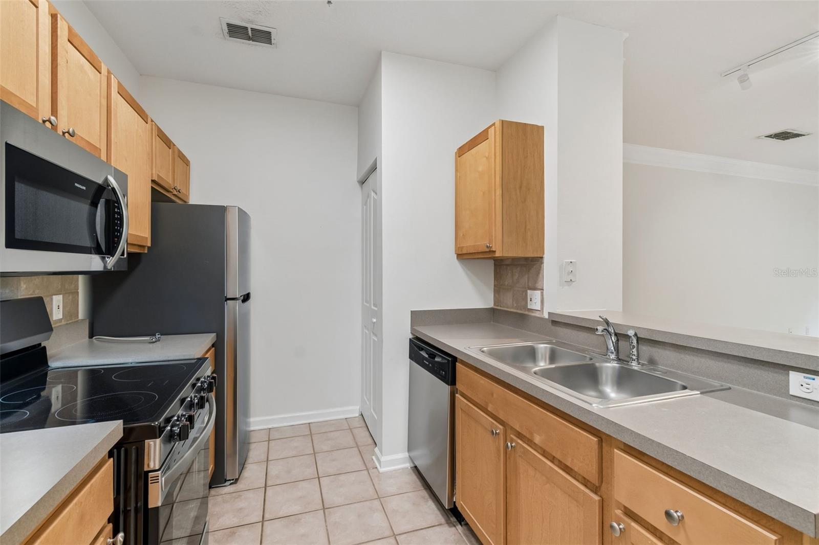 TB8512669