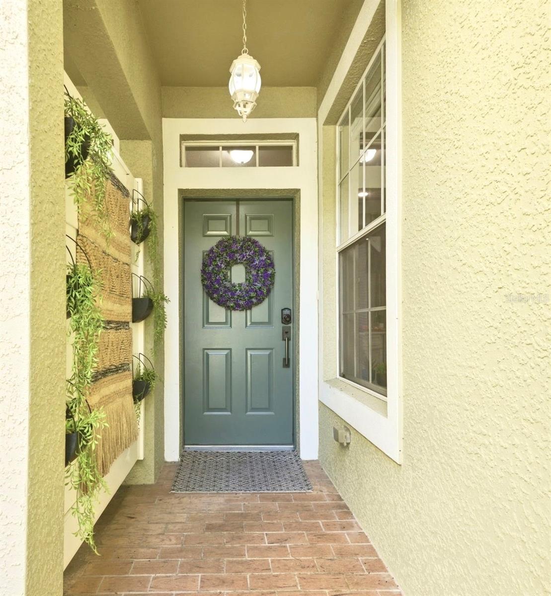Private entranceway