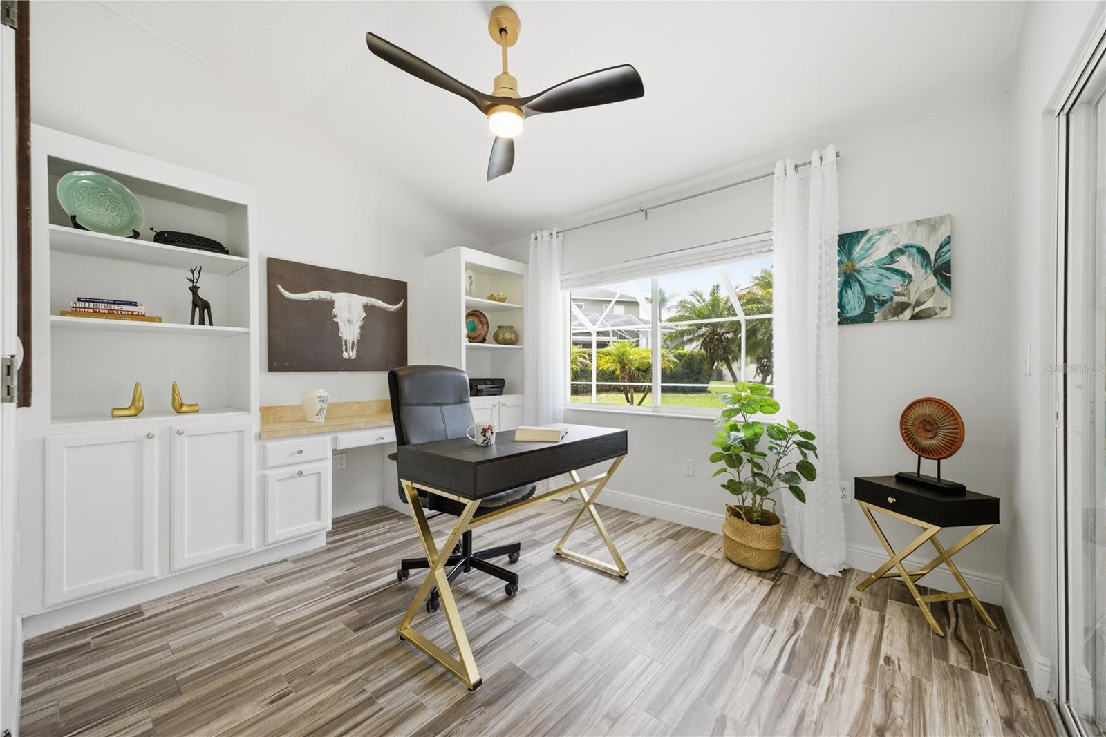 bright and roomy office