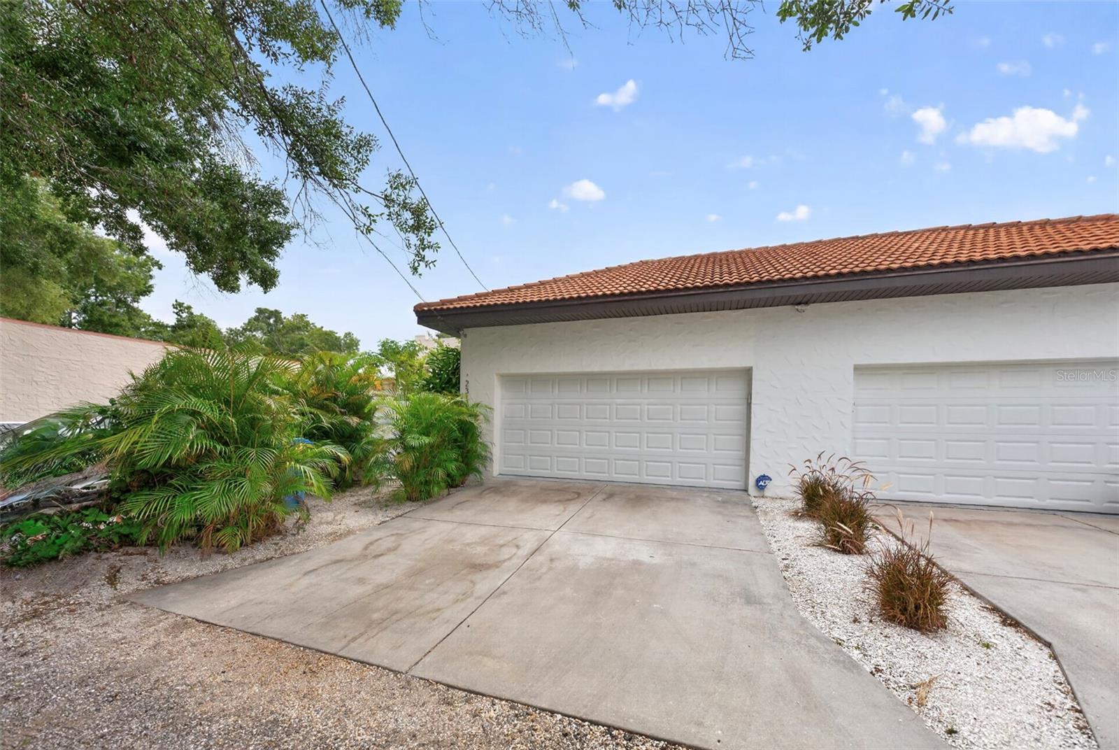 spacious 2 car garage