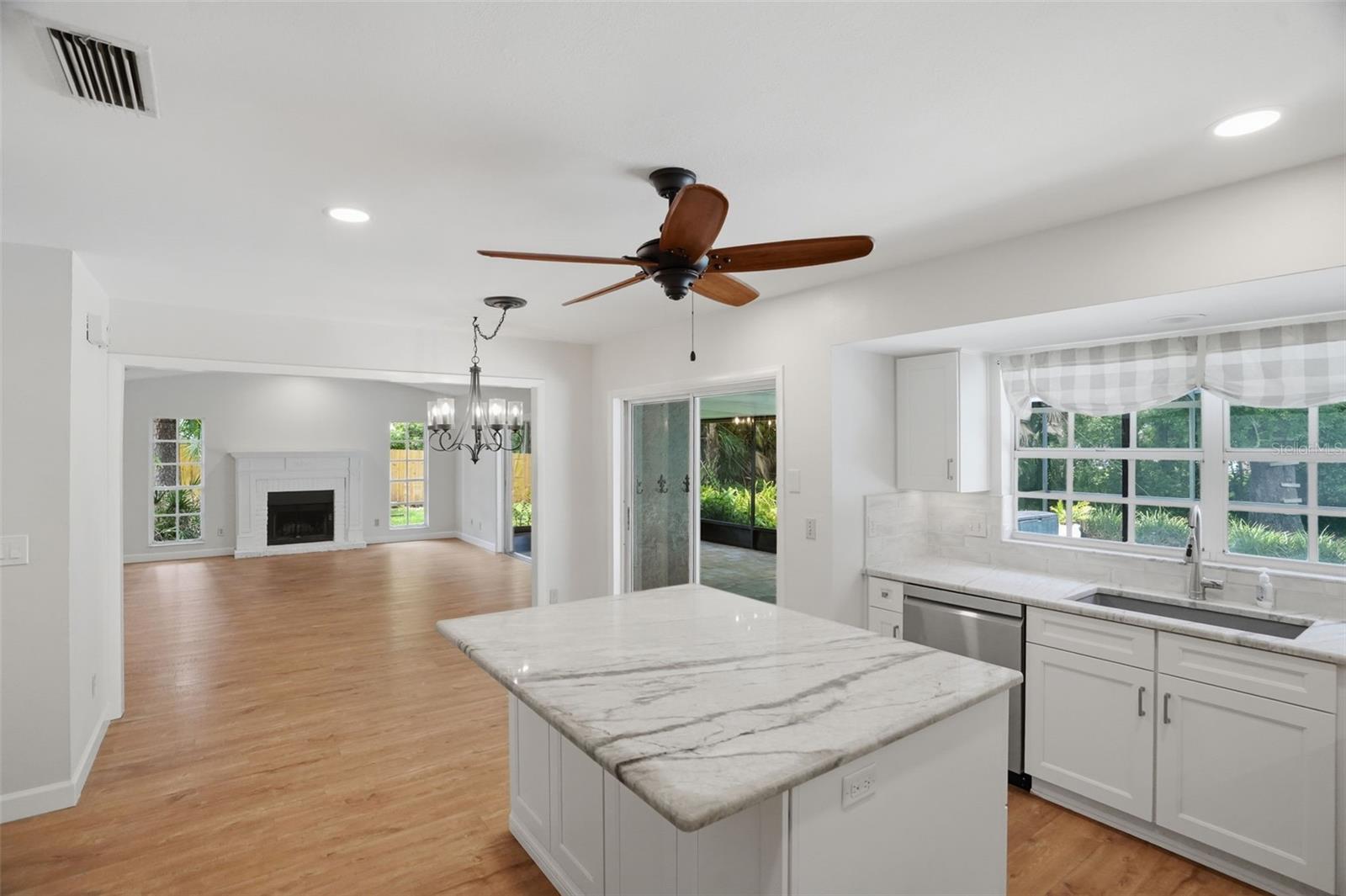Kitchen/ Family room