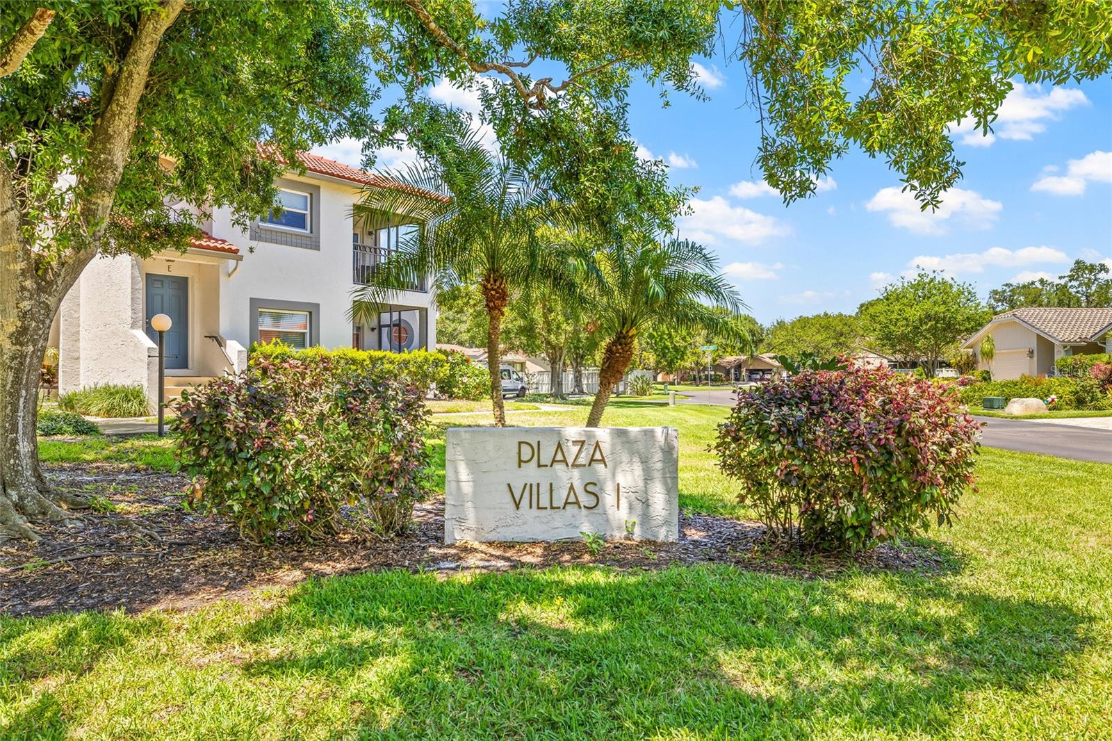 Welcome to Plaza Villas in Placido Bayou.
