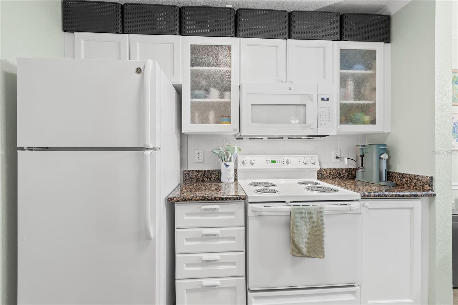 TB8512842