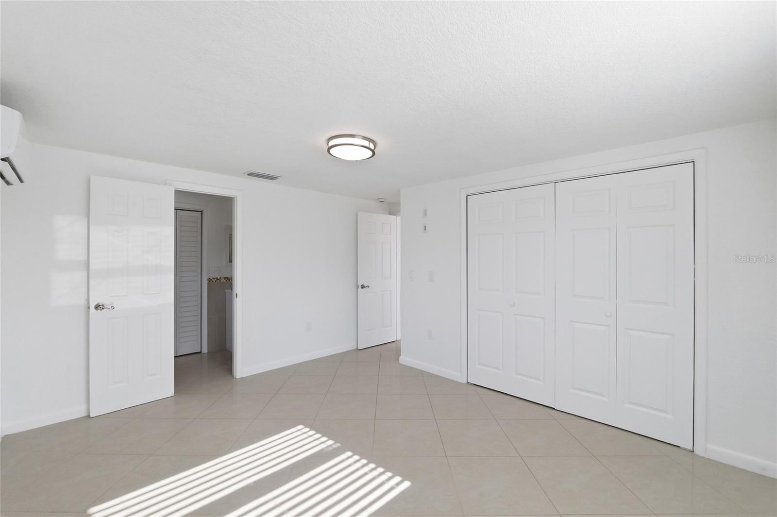 Master Bedroom /Full Bathroom