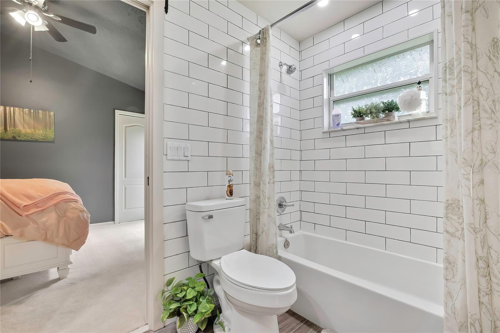 tub/bath in JJ