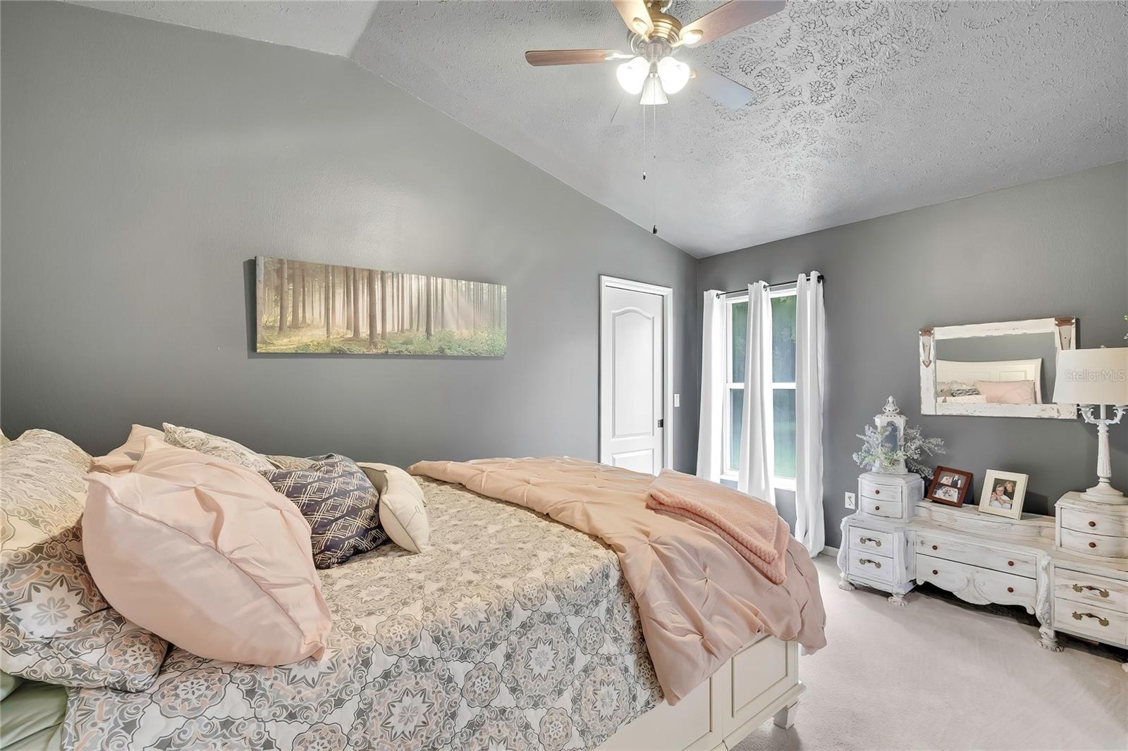 2nd bedroom on other side of shared JJ