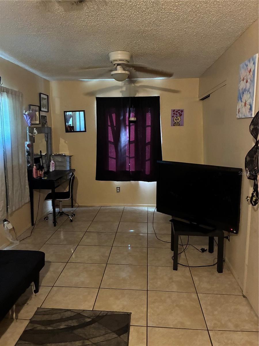 R4911332