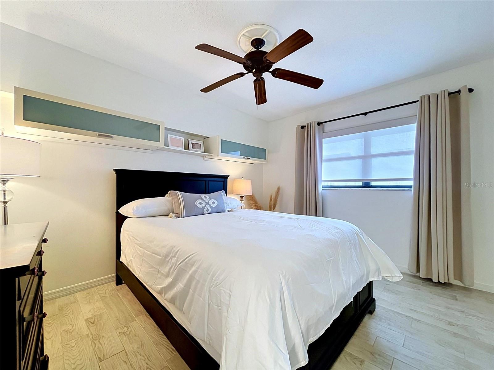 Guest bedroom with Queen size bed