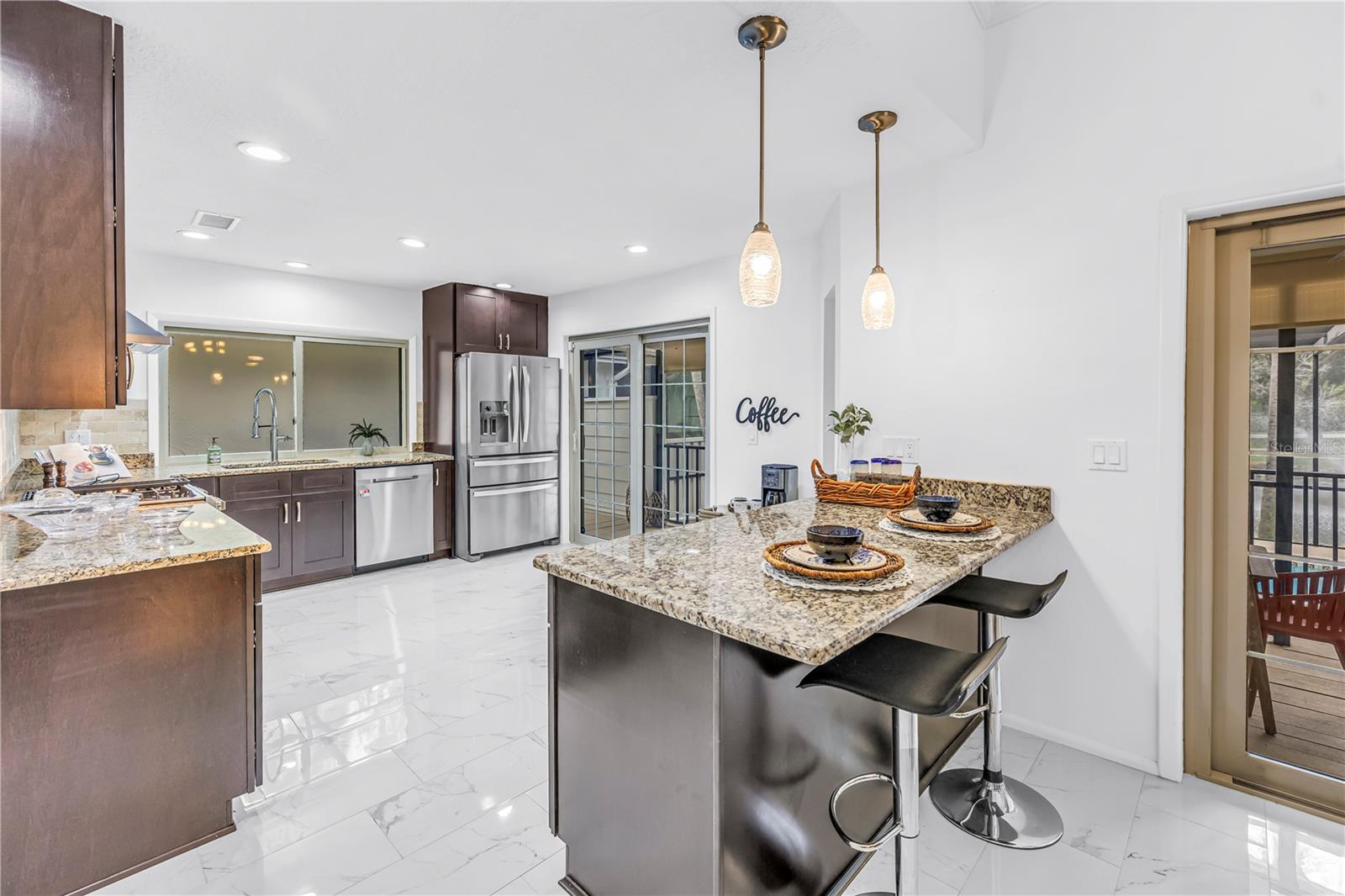 Enjoy your guests while you are the chef in this great space.  Or have them cook!!