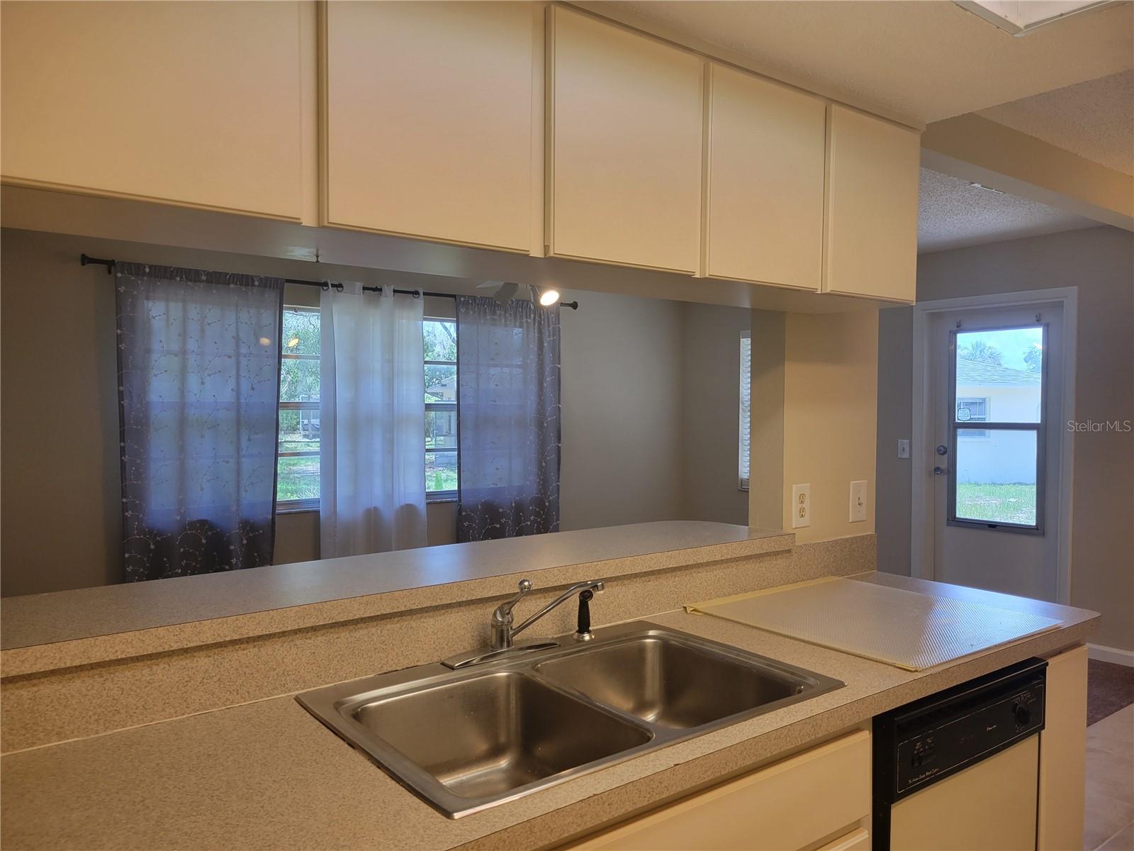 Double sink with garbage disposal