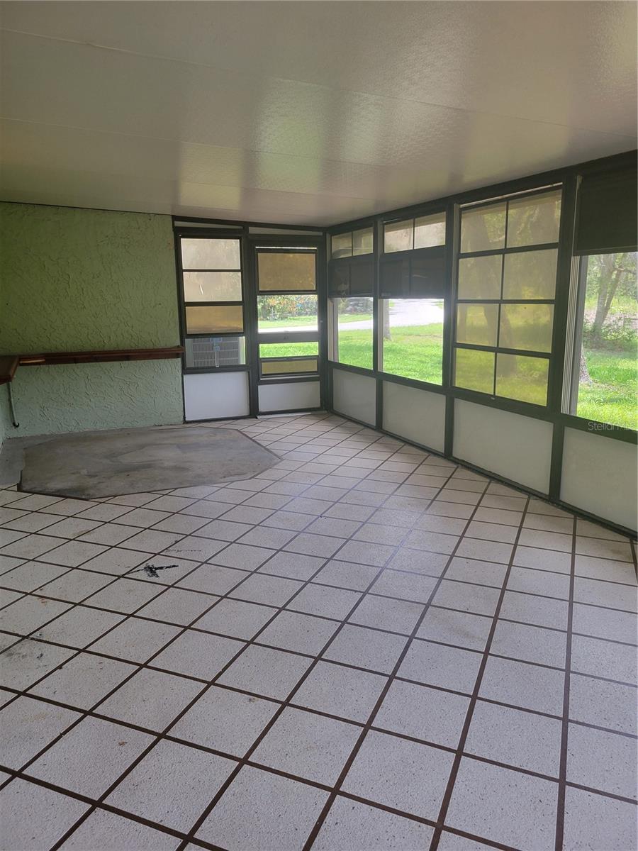 Spacious tile Enclosed Lanai
