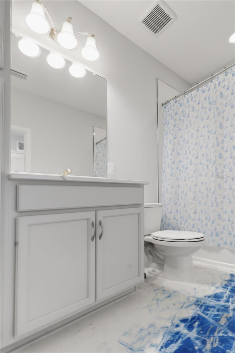 2nd Floor Bathroom 4