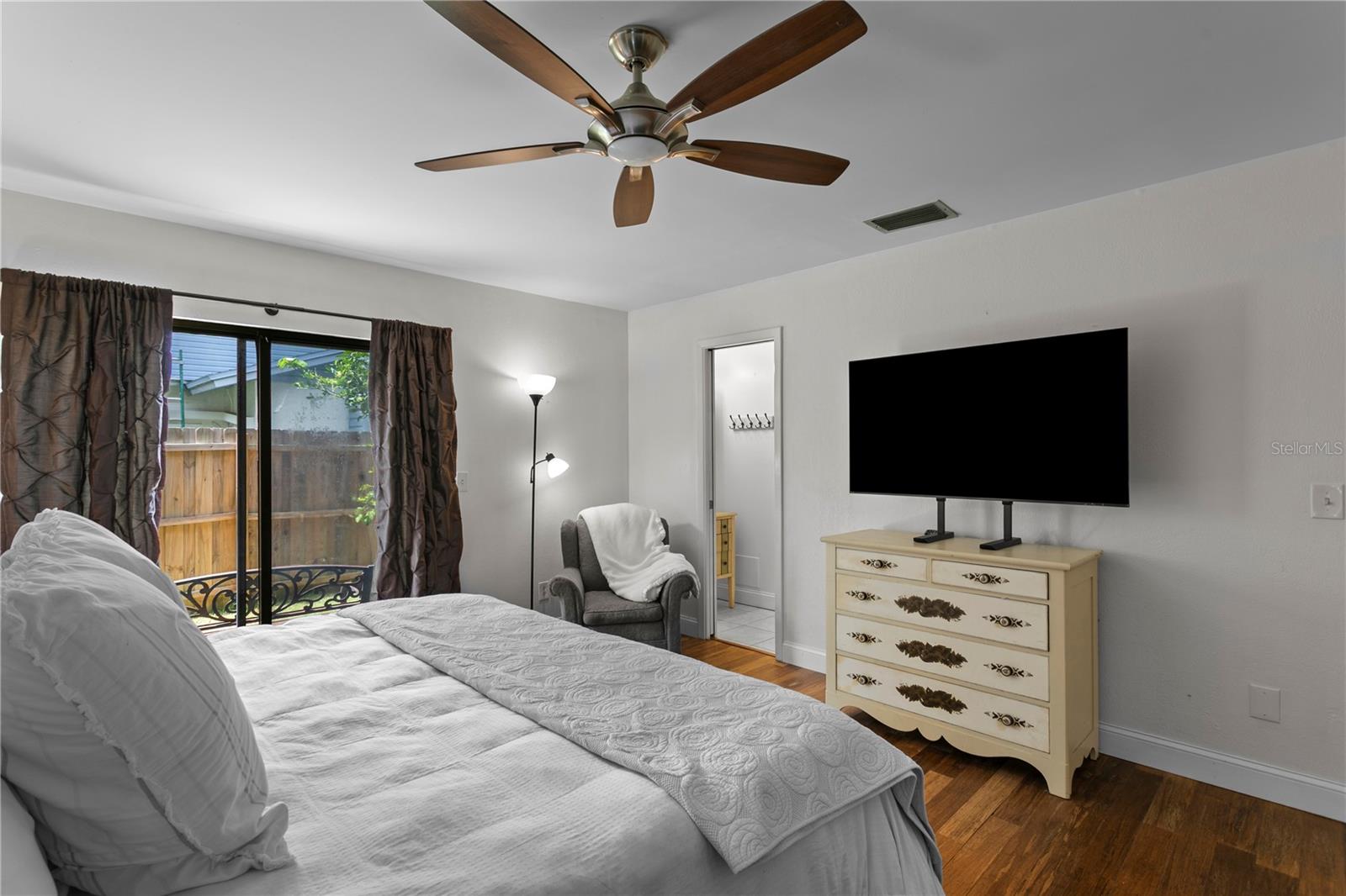 Primary suite with ensuite bath
