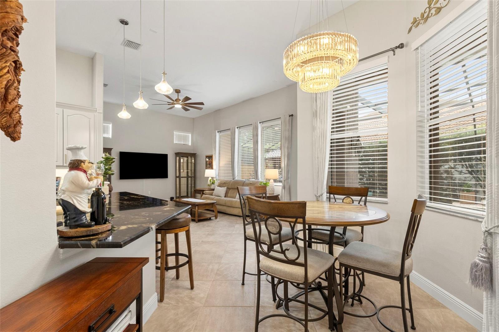 Kitchen-Eat-in Kitchen Space/Dinette